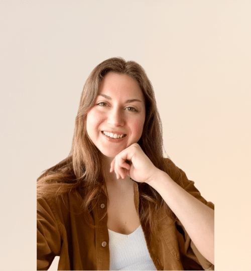 Penelope is a birth doula and naturopathic medical student with a deep passion for supporting women through every stage of their reproductive journey, from fertility and pregnancy to postpartum care.